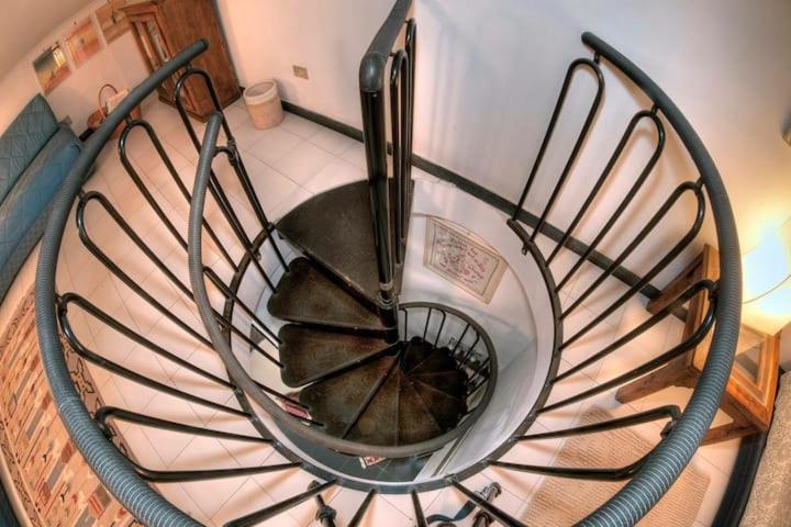 Apartament Mansarda A Finalborgo - Fascino E Tradizione Finale Ligure Zewnętrze zdjęcie