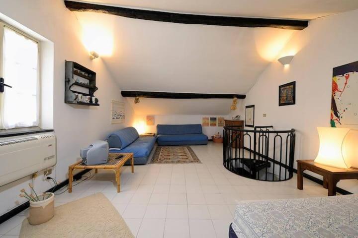 Apartament Mansarda A Finalborgo - Fascino E Tradizione Finale Ligure Zewnętrze zdjęcie