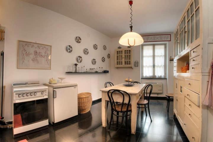 Apartament Mansarda A Finalborgo - Fascino E Tradizione Finale Ligure Zewnętrze zdjęcie